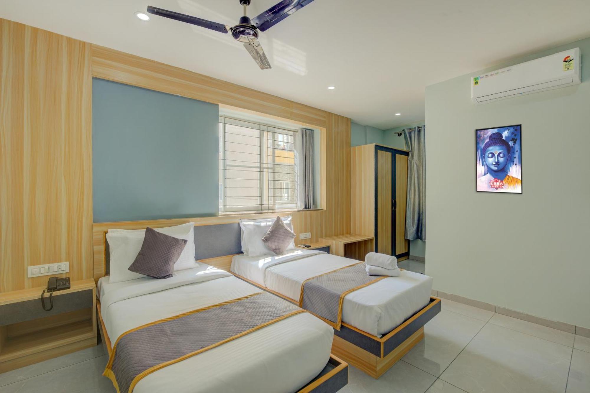Hotel Park Lane Yelahanka Bangalore Exterior foto