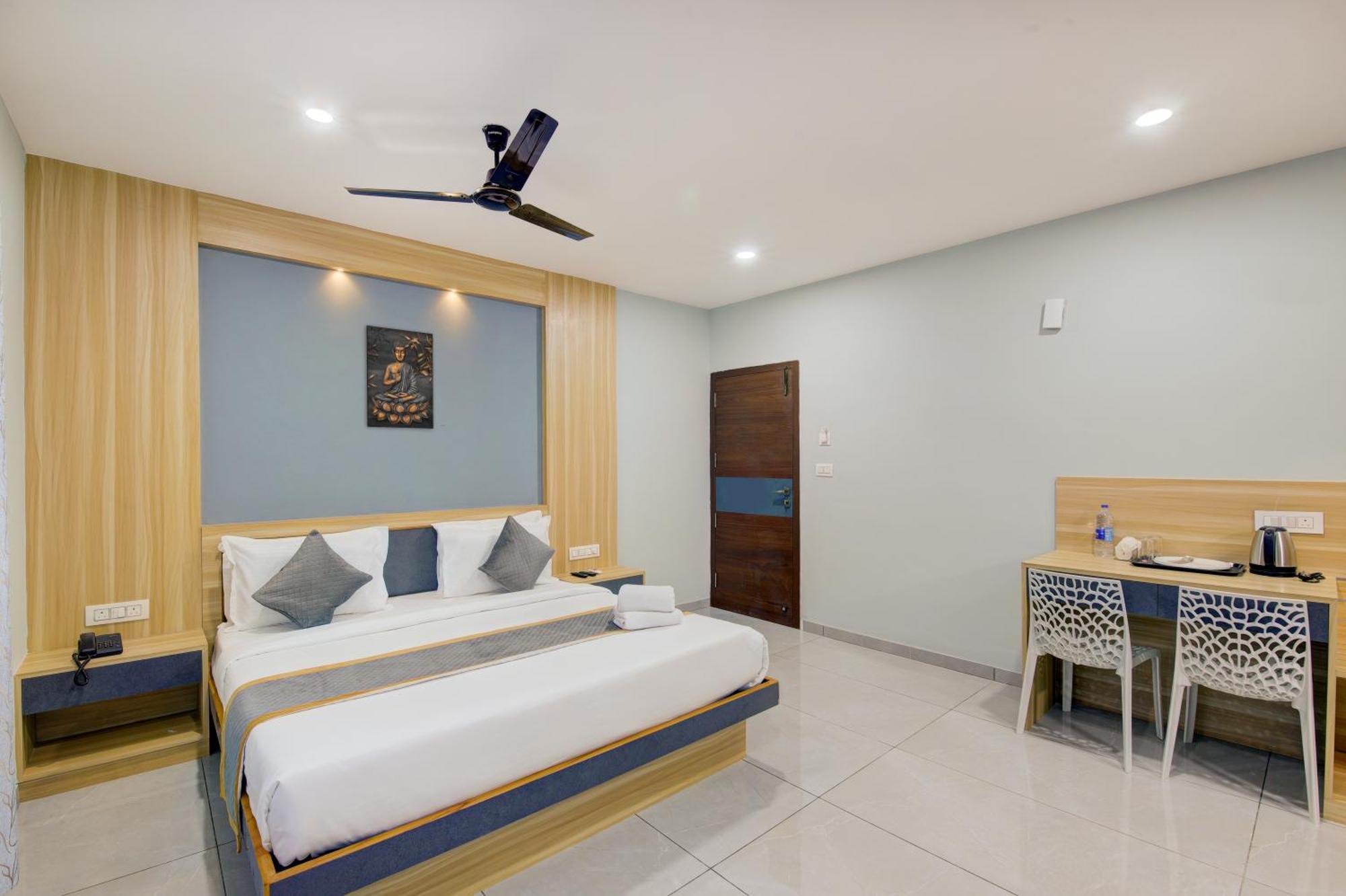 Hotel Park Lane Yelahanka Bangalore Exterior foto