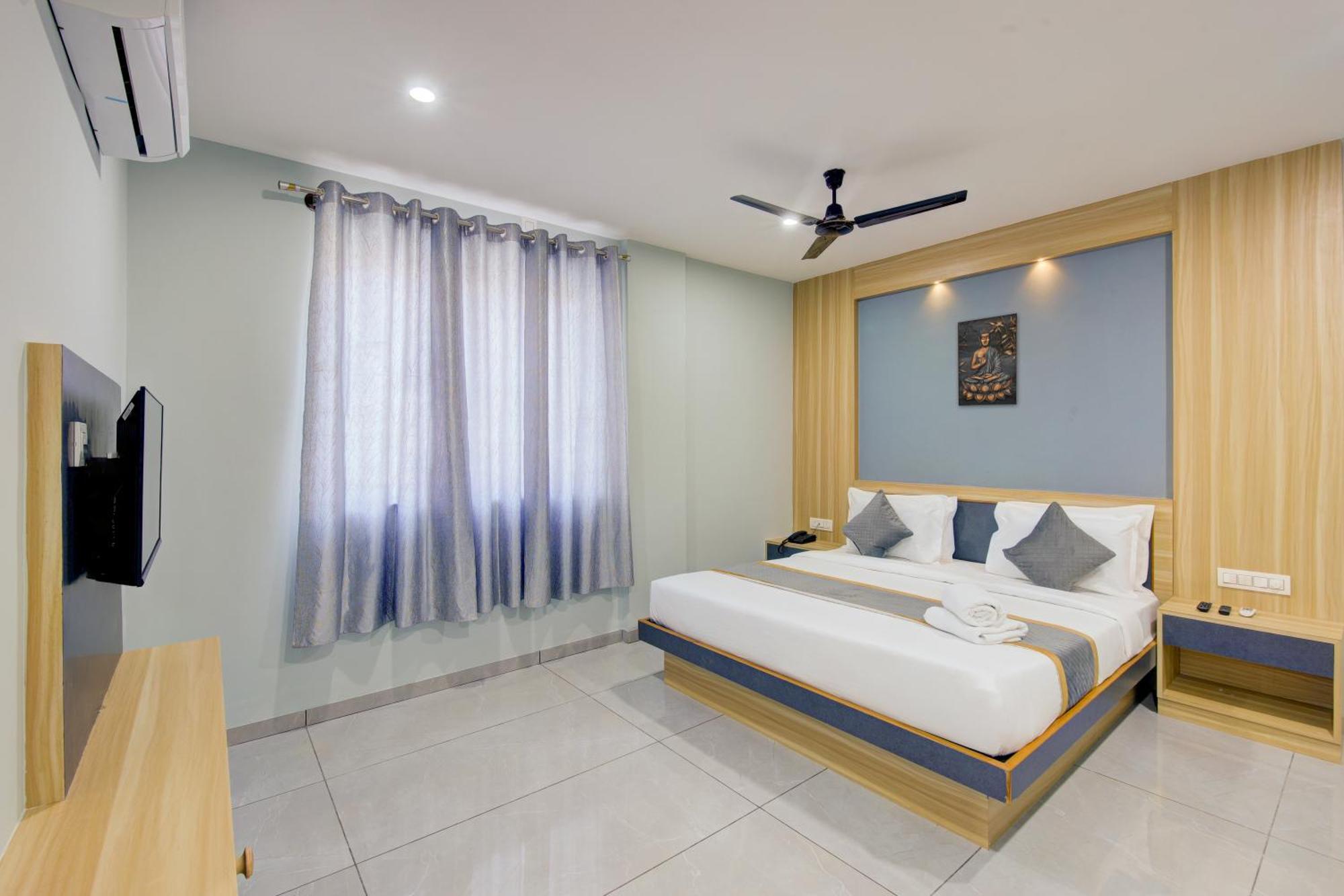 Hotel Park Lane Yelahanka Bangalore Exterior foto